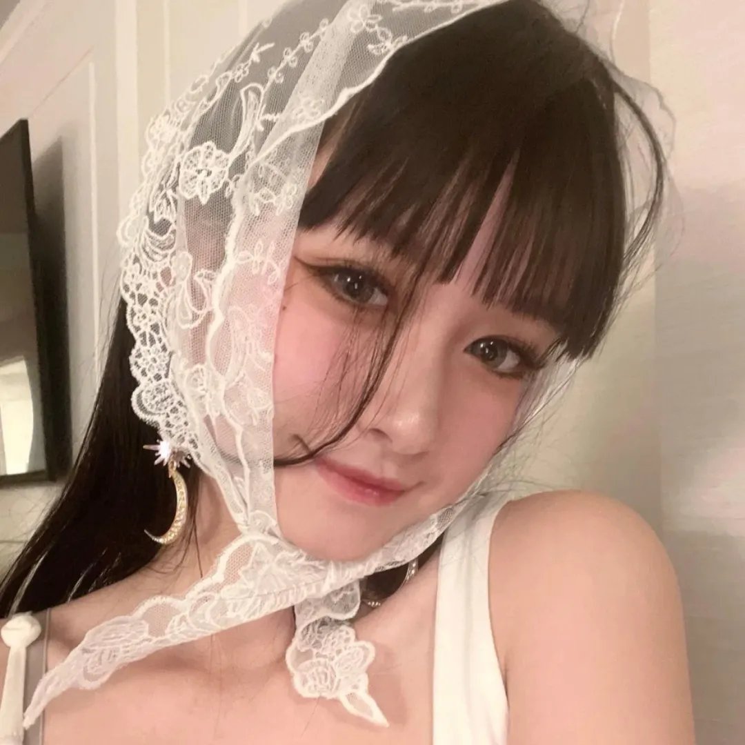 穿着旗袍的女孩